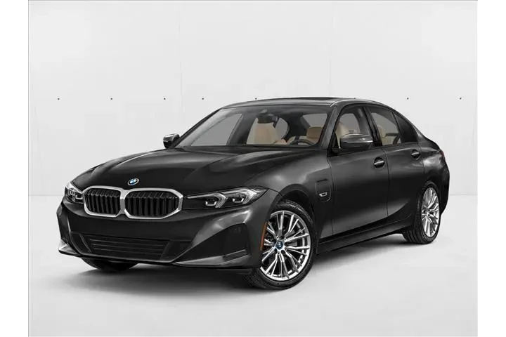 $32584 : BMW 3 Series 2023 330e 4dr S image 1