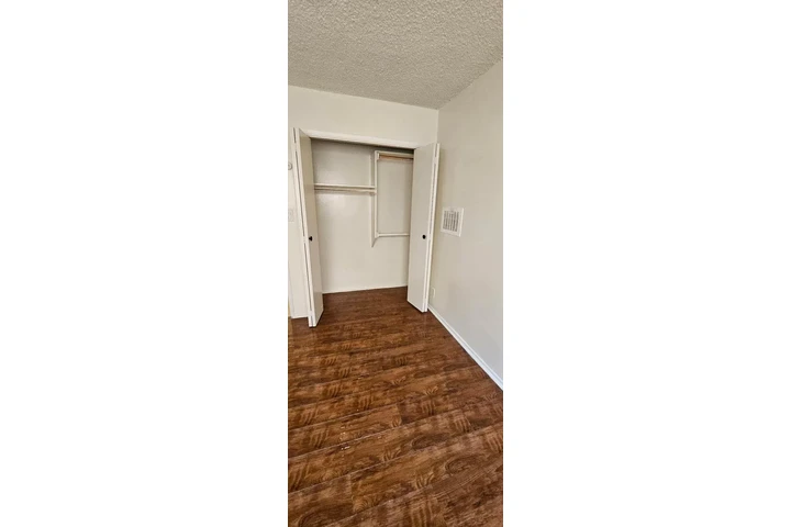 $1895 : L.A. APTS. DE 1 RECÁMARA image 5