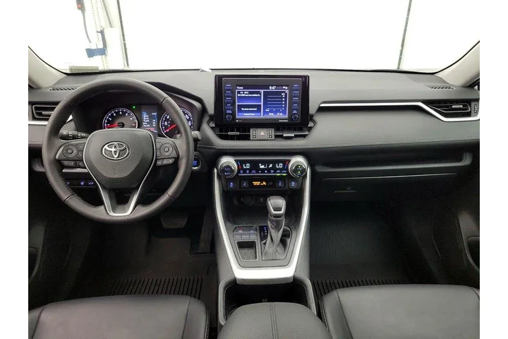 $31998 : Toyota RAV4 2022 XLE Premium image 9
