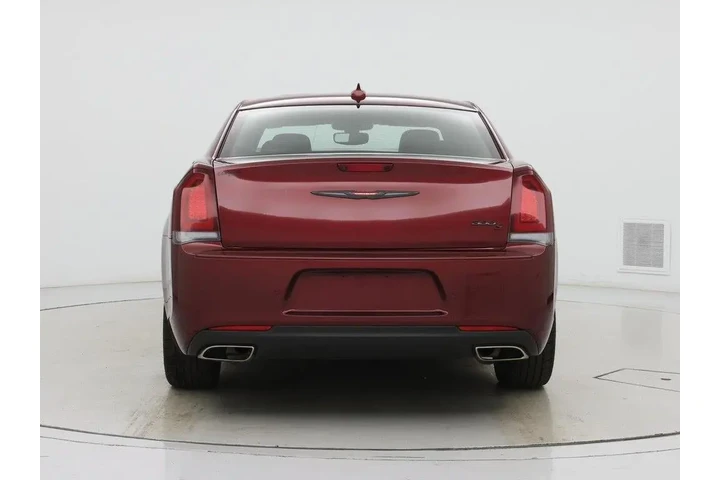 $25998 : Chrysler 300 2023 S V6 4dr S image 6