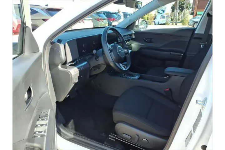 $26490 : Hyundai KONA 2025 SEL 4dr Cr image 5