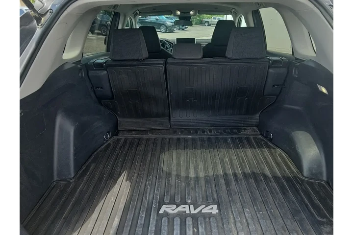 $27200 : Toyota RAV4 2024 AWD LE 4dr image 9