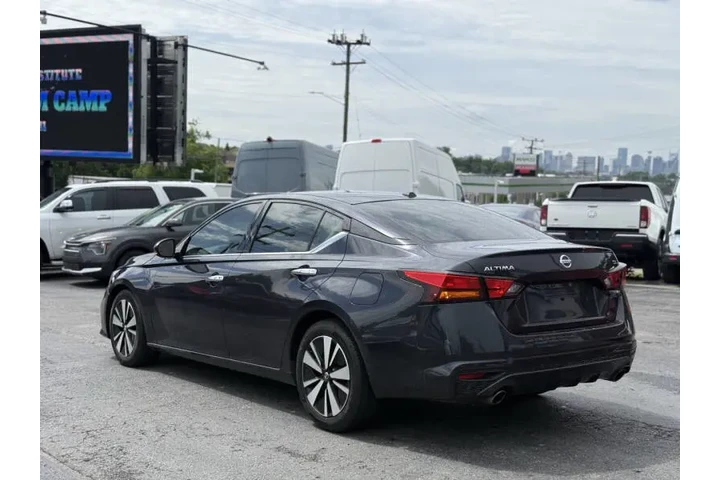 $13995 : 2019 Altima 2.5 SL image 7