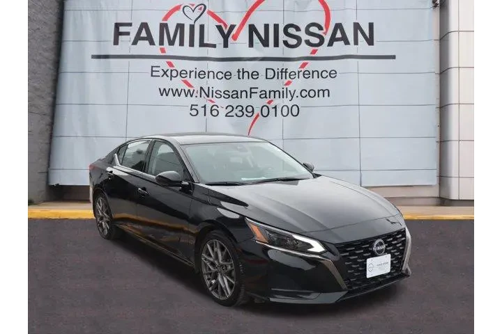 $25143 : Nissan Altima 2024 2.0 SR 4d image 1