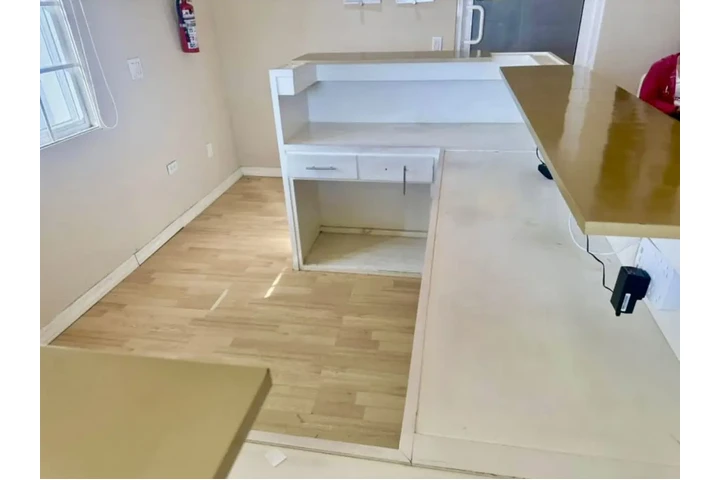 $10000 : Mueble de recepción para ofici image 3