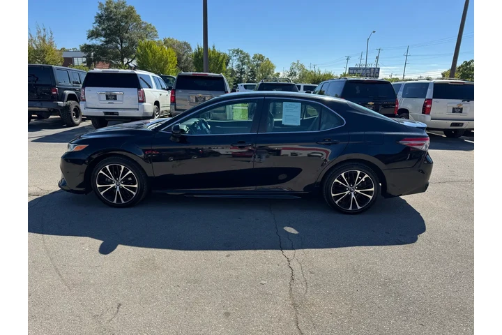 2018 Camry 4dr Sdn I4 Auto SE image 5