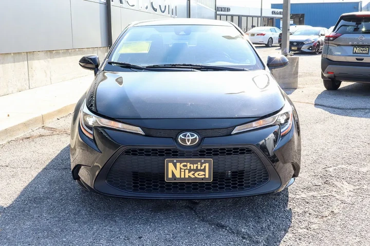 $16988 : 2021 Corolla LE image 2