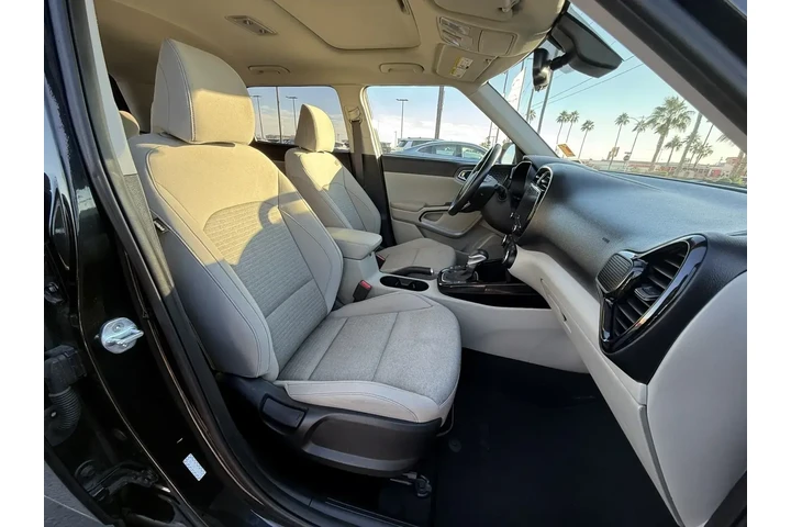 $16938 : Kia Soul 2023 EX 4dr Crossov image 8