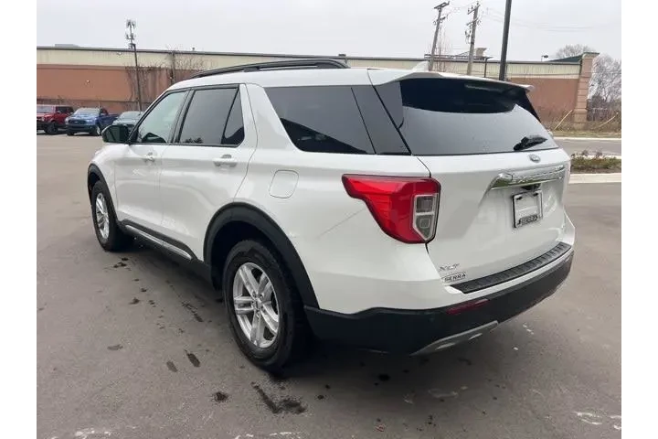 $29866 : Ford Explorer 2023 AWD XLT 4 image 7