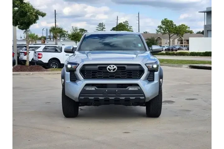 $35555 : Toyota Tacoma 2024 4x4 SR5 4 image 2