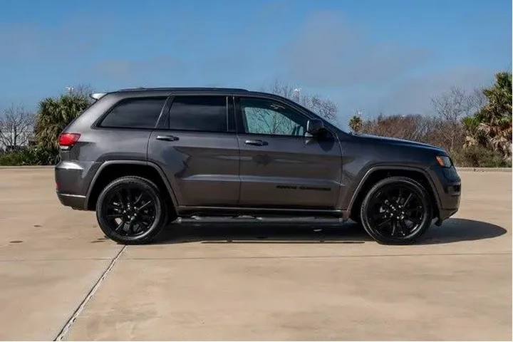 $15120 : Jeep Grand Cherokee 2018 4x4 image 2