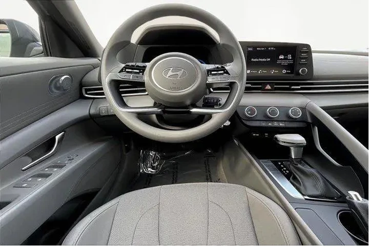 $20798 : Hyundai ELANTRA 2025 SE 4dr image 6