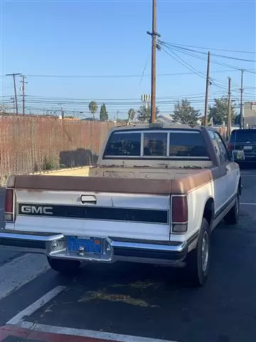 $1100 : GMC Sierra s-15 image 6