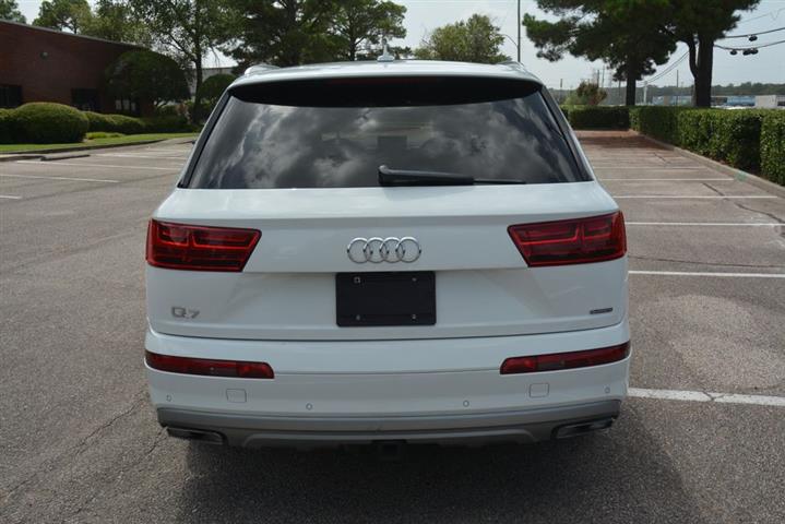 2019 Q7 quattro Premium 45 TF image 8