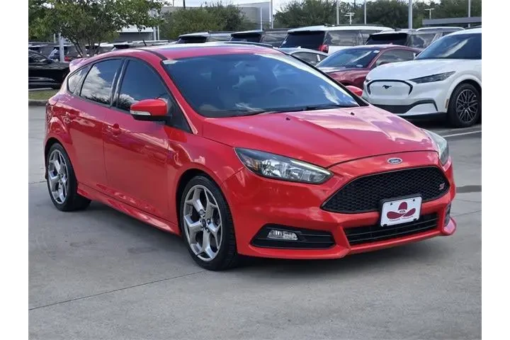 $11810 : Ford Focus 2016 ST 4dr Hatch image 3