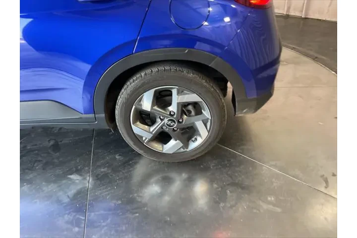 $18999 : Hyundai VENUE 2024 Limited 4 image 10