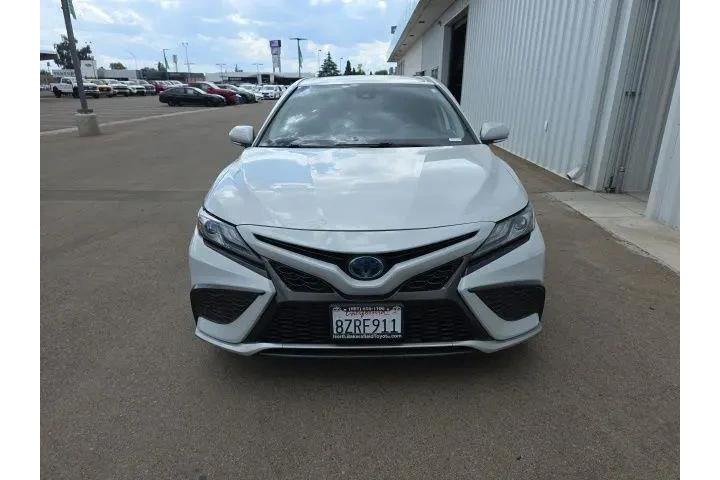 $27900 : Toyota Camry Hybrid 2022 XSE image 3