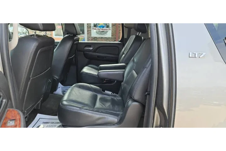 $8990 : 2009 Suburban LTZ image 9