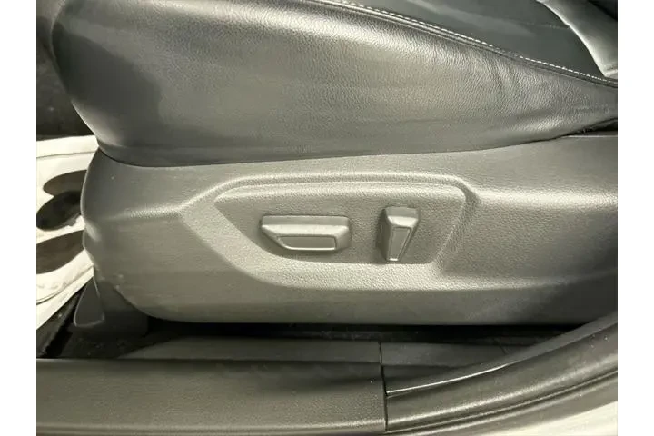 $20999 : Mitsubishi Eclipse Cross 202 image 10