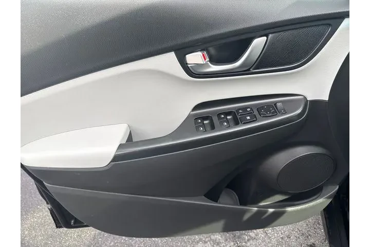 $21488 : Hyundai KONA 2023 AWD SEL 4d image 8