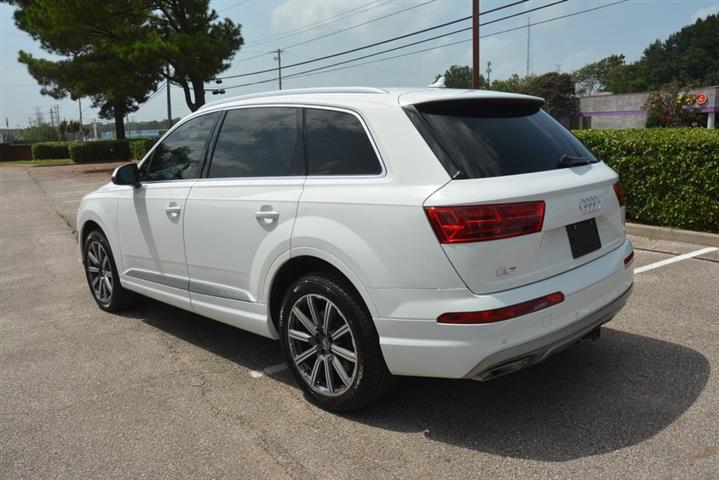 2019 Q7 quattro Premium 45 TF image 10