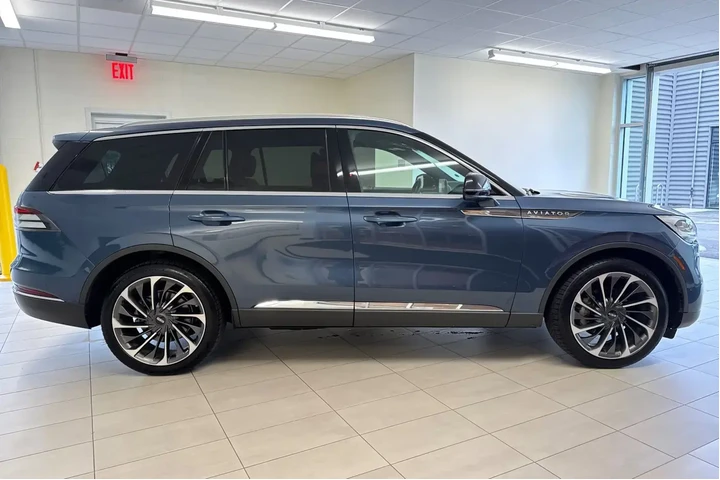 $36997 : Lincoln Aviator 2020 AWD Res image 3