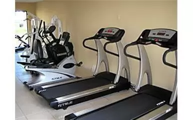 $2100 : Hialeah Miami image 4