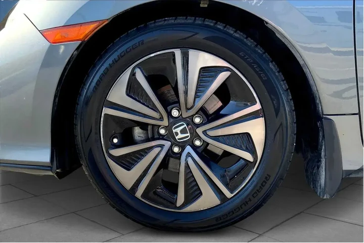 $17498 : Honda Civic 2017 EX 4dr Hatc image 10