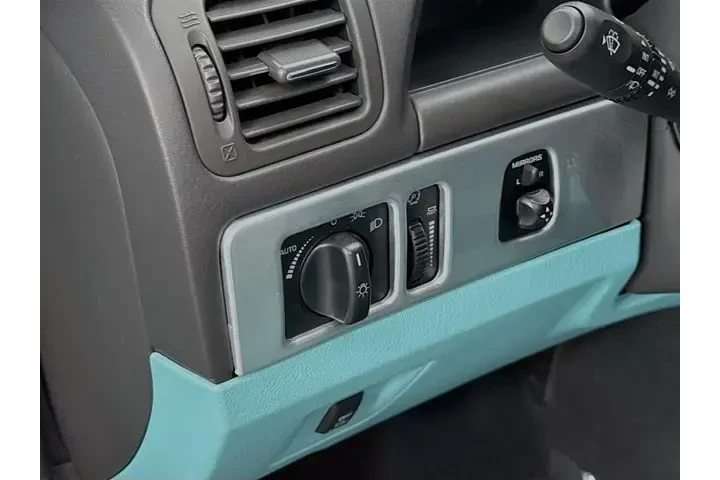 $21992 : Ford Thunderbird 2002 Deluxe image 10