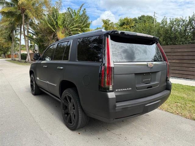 $19950 : 2015 Escalade Premium image 7