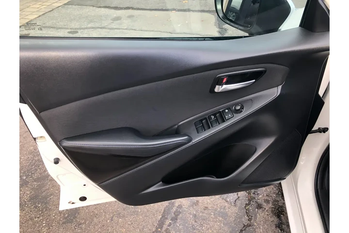 $12990 : 2016 iA 6A image 10