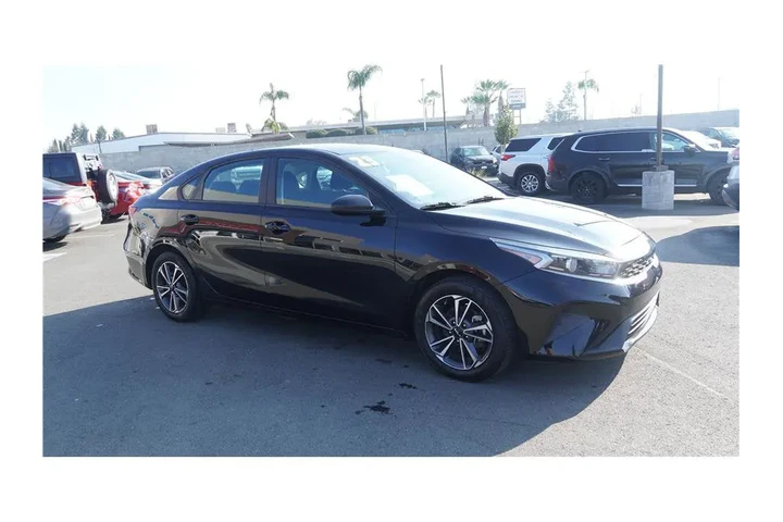 $16250 : 2023 Forte LXS image 4