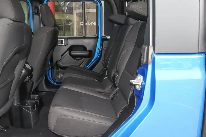 $27988 : 2020 Gladiator Sport S 4x4 image 8