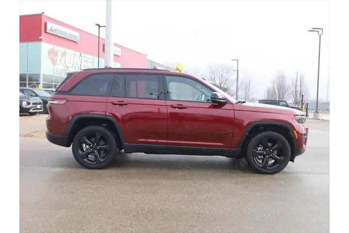 $31377 : Jeep Grand Cherokee 2023 4x4 image 10