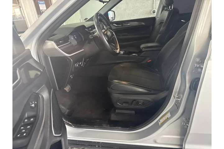 $23977 : Jeep Grand Cherokee L 2021 4 image 9