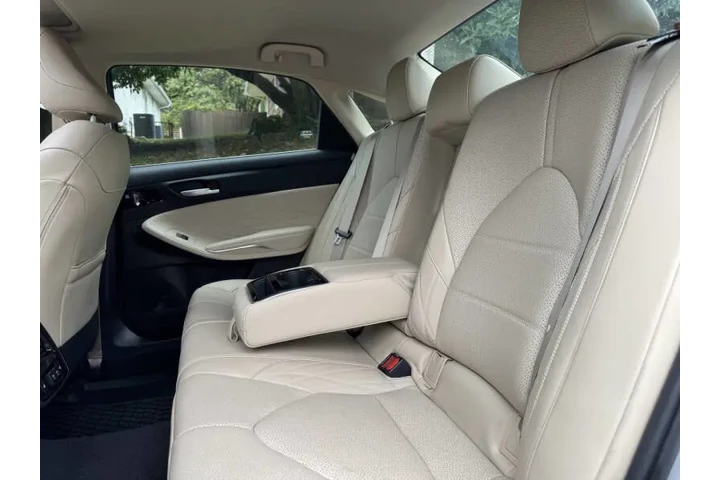 $21999 : 2019 Avalon Limited image 7
