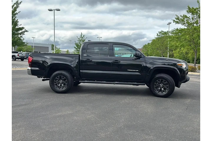 $33883 : Silver Certified 2020 Tacoma image 10