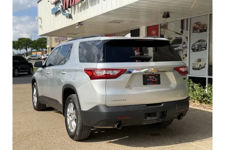 $16999 : 2019 Traverse LT Cloth image 7