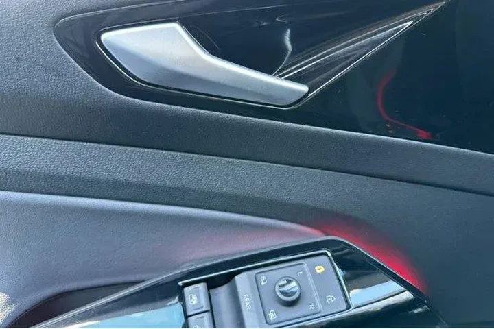 $23219 : Volkswagen ID.4 2022 AWD Pro image 8