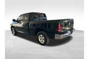$24394 : Ram 1500 Classic 2024 4x4 SL thumbnail