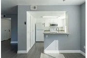 $1000 : Two Bedroom at college Avenue thumbnail