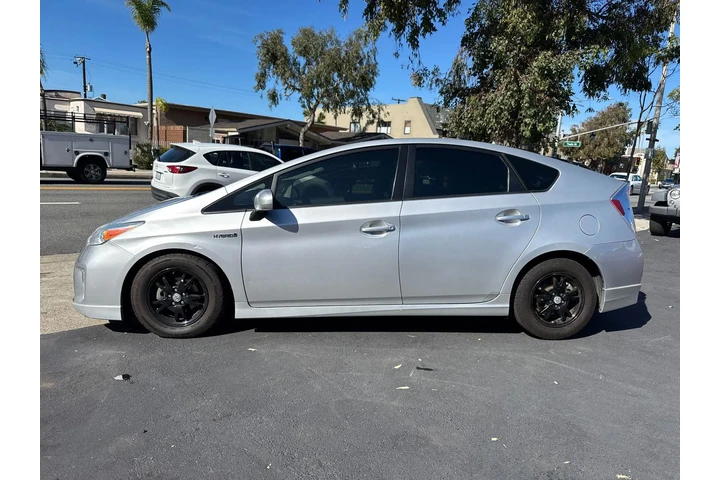 $8995 : Toyota Prius 2013 Four 4dr H image 5