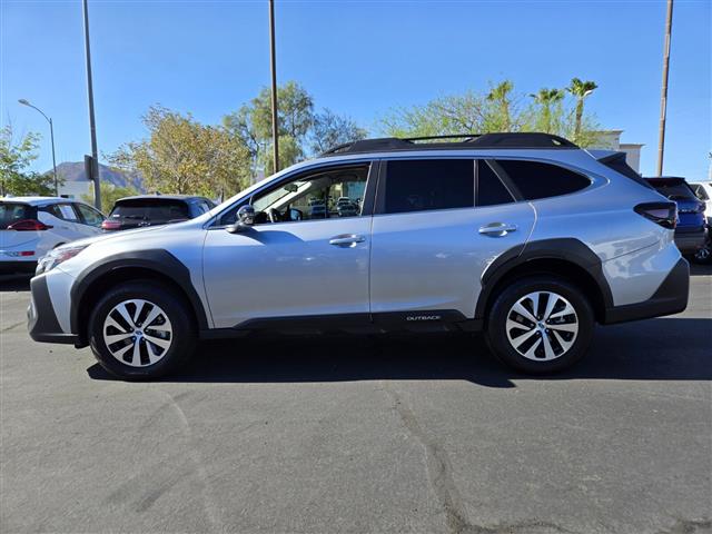 $29391 : Pre-Owned 2024 Outback Premium image 3