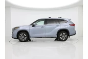 $37998 : Toyota Highlander 2022 AWD X thumbnail
