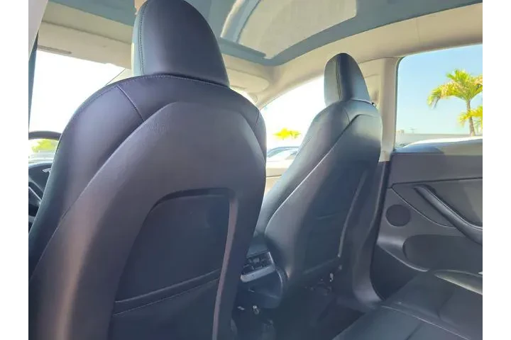 $32991 : Tesla Model Y 2022 AWD Long image 10