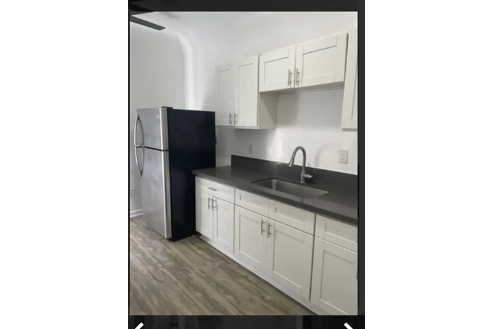 $1000 : Cuarto a 5 minutos de downtown image 3