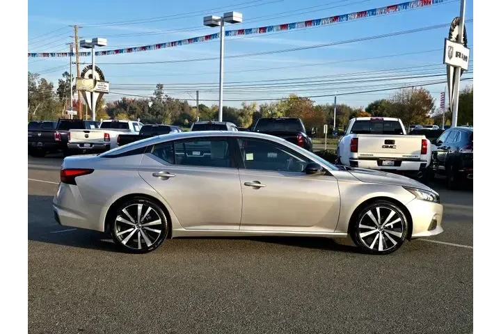 $18900 : Nissan Altima 2022 2.5 SR 4d image 7