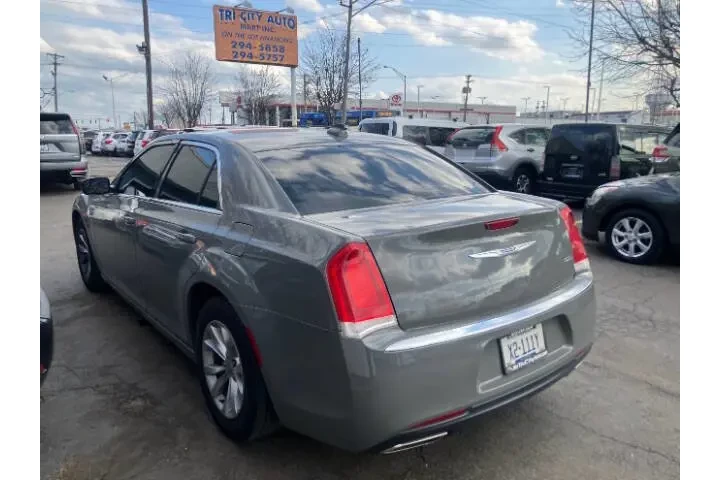 $13500 : 2018 300 Touring image 3