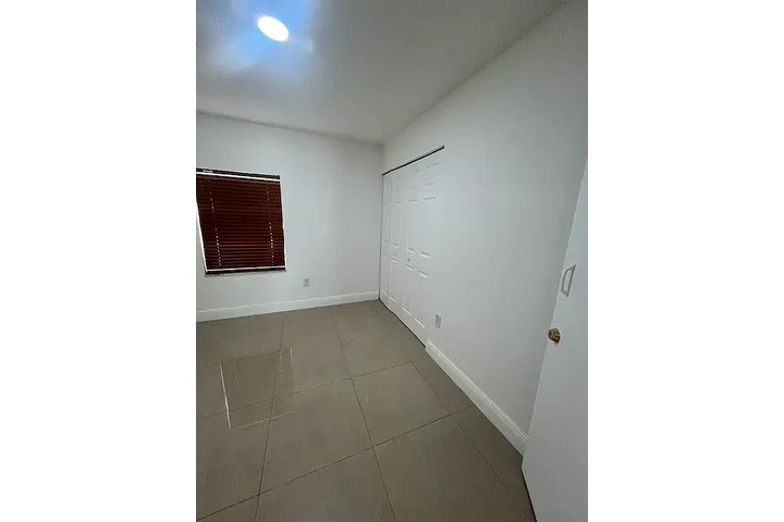 $1000 : Amazing 3 bedroom, 2 bathroom image 6