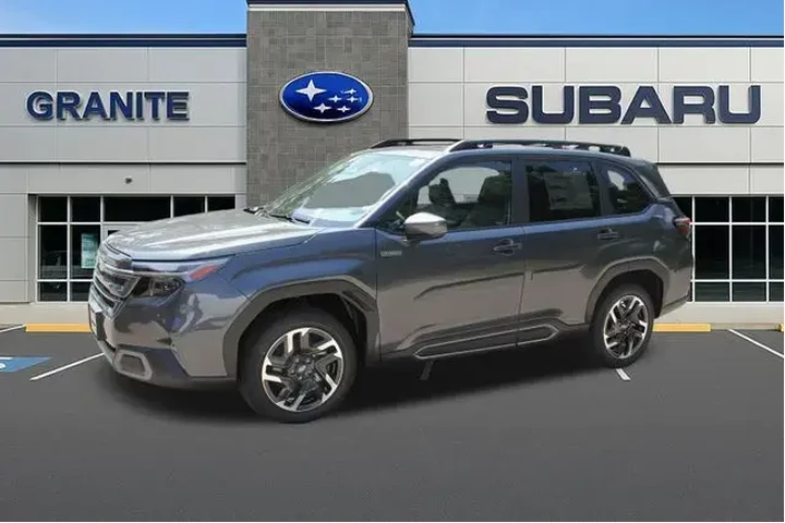 $38981 : Subaru Forester 2025 AWD Lim image 4